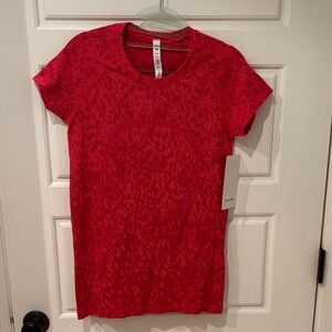 lululemon athletica Red Short Sleeve Tee